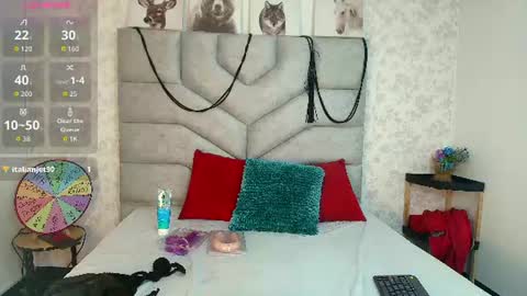 kimberlyfox_t online show from July 28, 12:48 pm