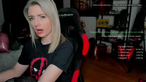 Wolfs Girl online show from February 15, 8:40 pm