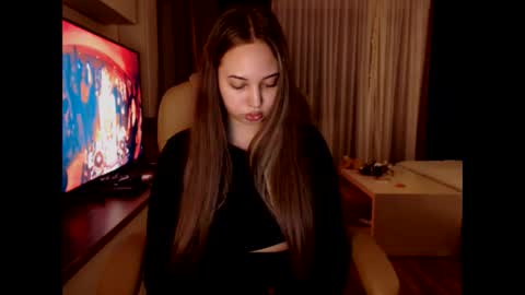 Kim Lee  online show from January 7, 4:27 pm