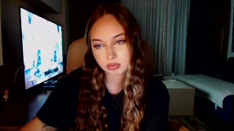 Kim Lee  online show from January 8, 3:39 pm