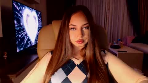 Kim Lee  online show from December 28, 4:20 pm