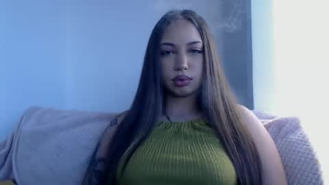 Kim Lee  online show from March 6, 3:13 pm