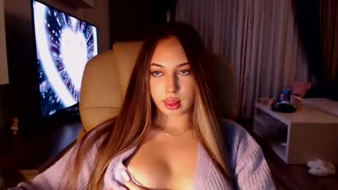 Kim Lee  online show from December 28, 8:47 pm