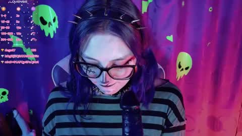 Kim Lennox online show from March 18, 3:29 pm