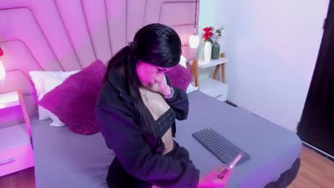 kimluna1 online show from February 14, 4:04 am