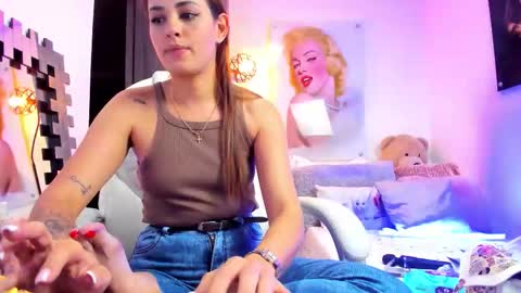 Snapshot of kimmberly_saenz_ chatting on October 21, 10:46 pm kimmberly_saenz_ online show from October 21, 10:46 pm