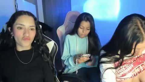 kimmi online show from November 28, 11:23 pm