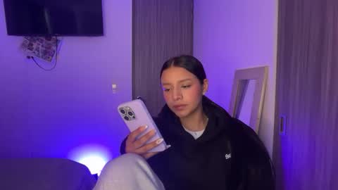 kimmi online show from March 24, 9:54 pm