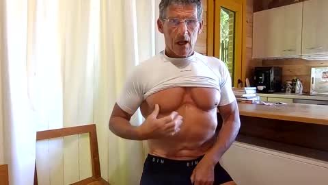 kimonoblues online show from April 27, 12:46 pm