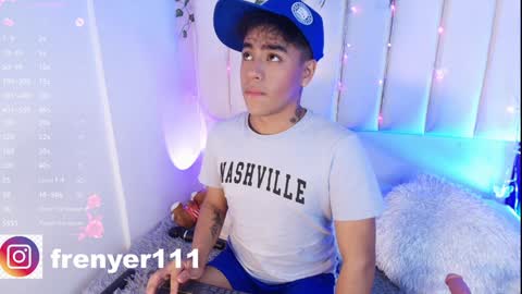 Snapshot of king_azahell chatting on January 21, 3:48 am king help me reach 100 likes online show from January 21, 3:48 am