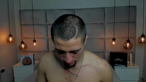 Snapshot of king_dante_ chatting on March 5, 8:32 pm King Dante online show from March 5, 8:32 pm