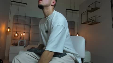 Snapshot of king_dante_ chatting on February 23, 1:24 am King Dante online show from February 23, 1:24 am
