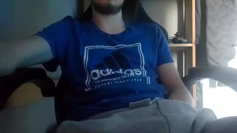 Snapshot of kingcharlez_04 chatting on September 13, 9:23 am kingcharlez_04 online show from September 13, 9:23 am