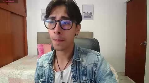 kingdanny_8 online show from December 21, 5:25 am