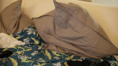 kingindisguise69 online show from December 16, 3:57 am