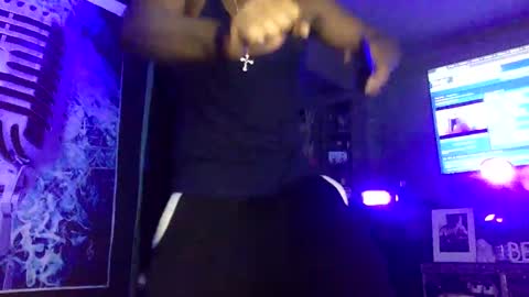 loyal fuck online show from December 9, 3:29 am