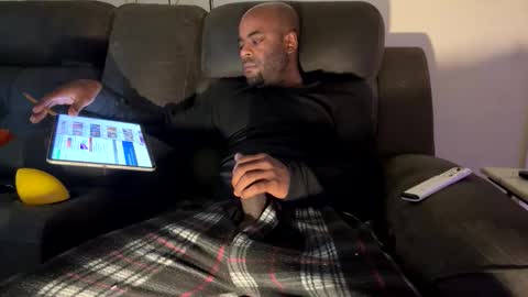 kingofkingz74 online show from December 2, 2:15 pm