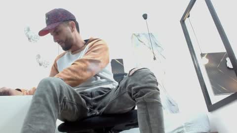 KING  online show from April 3, 3:57 am