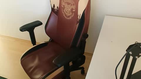 kingsnake1504 online show from March 30, 9:31 am