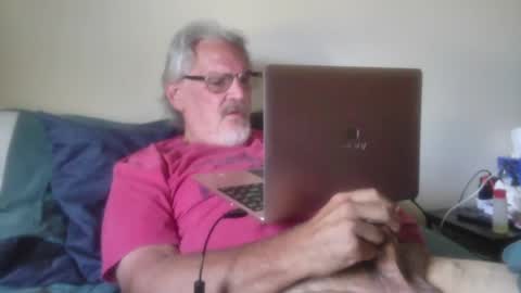 kingtongue10 online show from June 11, 8:40 pm