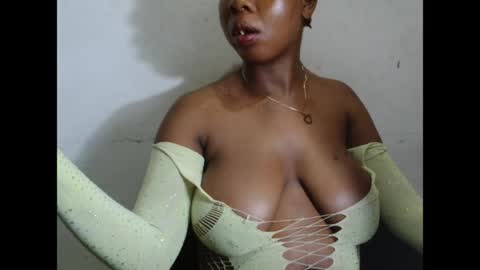 kinkyjuicexx online show from April 7, 9:11 am