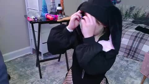 kinkytasks online show from April 18, 10:54 pm