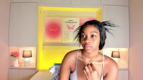 M A R A  online show from November 19, 12:04 pm