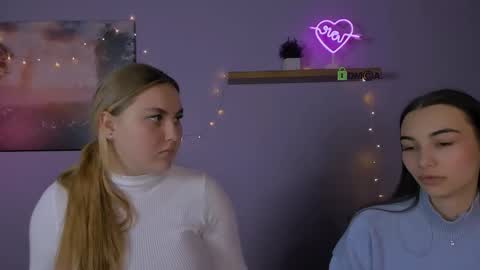 kira_light__ online show from December 17, 1:29 pm