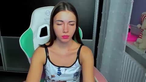 Kira  online show from January 7, 7:19 pm