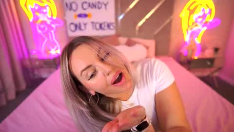 Kira online show from November 4, 10:55 pm