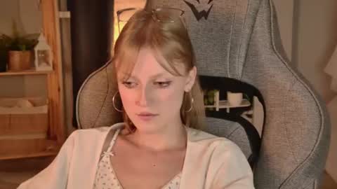 Kira online show from July 26, 3:04 am