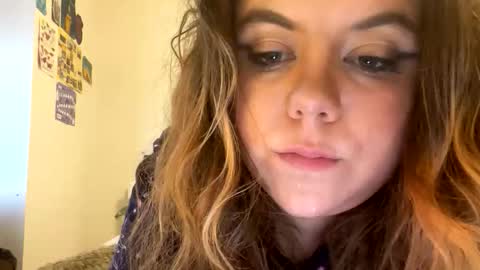 kiraslut981151 online show from March 6, 4:28 pm