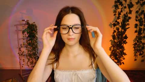 kiravair online show from April 22, 4:03 pm