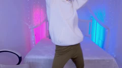    online show from November 29, 2:14 pm