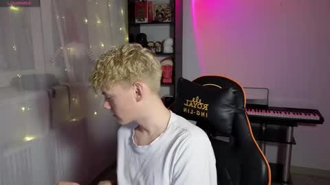 Kirill and Andrey online show from March 8, 8:03 pm