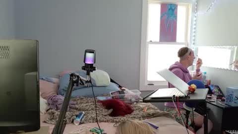 Snapshot of kirkcammerman1 chatting on February 22, 6:19 pm Onya online show from February 22, 6:19 pm