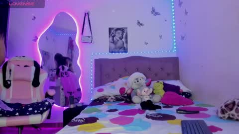 kisses_of_daniela online show from April 22, 2:41 am