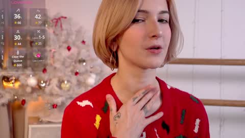 Kate  online show from December 11, 1:39 pm