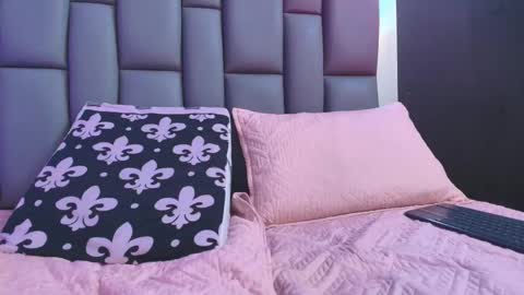 BELLA FLAME online show from September 16, 7:06 pm