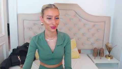 Natalie online show from March 22, 1:04 pm