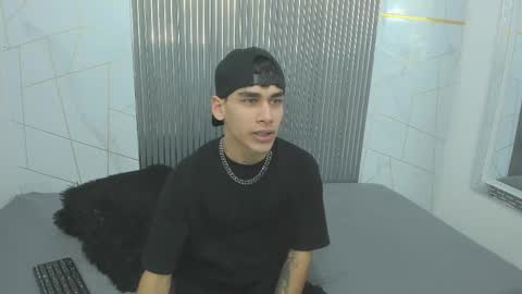 kitsune_44 online show from April 4, 7:21 pm