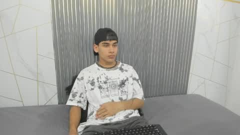 kitsune_44 online show from April 6, 7:26 pm