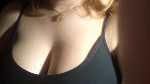 kitsuneniki online show from February 14, 8:11 pm