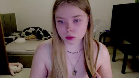 Jennyblonde and Emmabrunette online show from November 23, 4:27 pm