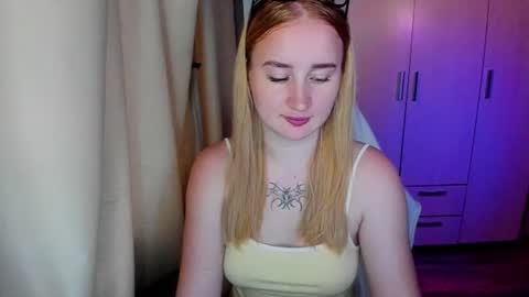 kitten_sun online show from July 30, 6:14 am