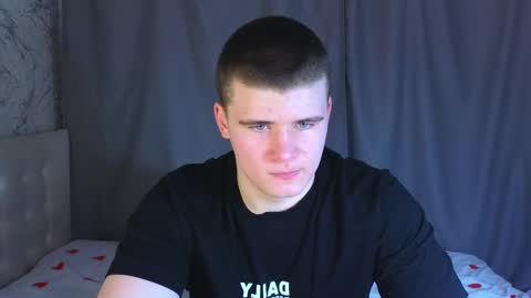 Snapshot of kittenmur chatting on December 26, 8:39 am Vlad online show from December 26, 8:39 am