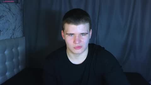 Snapshot of kittenmur chatting on December 5, 4:50 pm Vlad online show from December 5, 4:50 pm