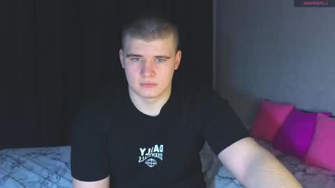 Snapshot of kittenmur chatting on February 21, 11:33 am Vlad online show from February 21, 11:33 am