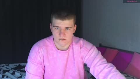 Snapshot of kittenmur chatting on March 1, 1:18 pm Vlad online show from March 1, 1:18 pm