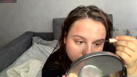 Ellaiza online show from April 15, 9:34 am